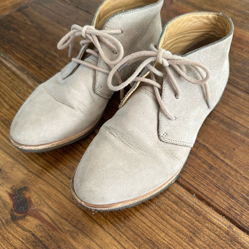 Clark’s Women’s Suede Boots 6.5